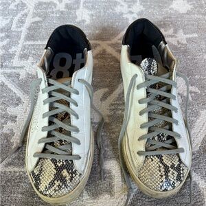 P448 White and Gray Sneakers Distressed Look